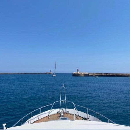 Sea Baroniv "Bedsonboat" Hotel Birgu Ngoại thất bức ảnh