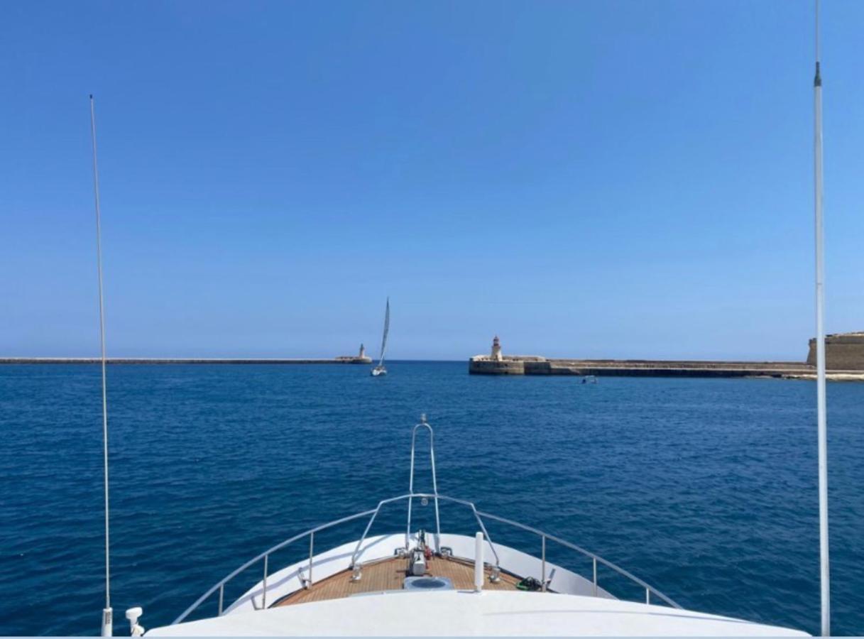 Sea Baroniv "Bedsonboat" Hotel Birgu Ngoại thất bức ảnh