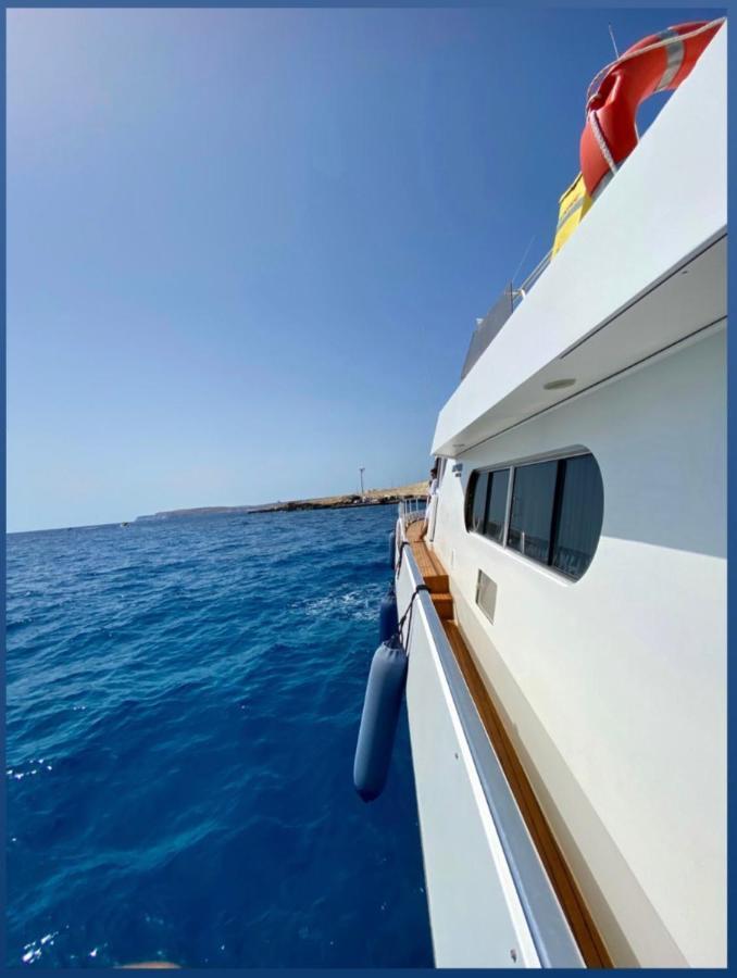 Sea Baroniv "Bedsonboat" Hotel Birgu Ngoại thất bức ảnh