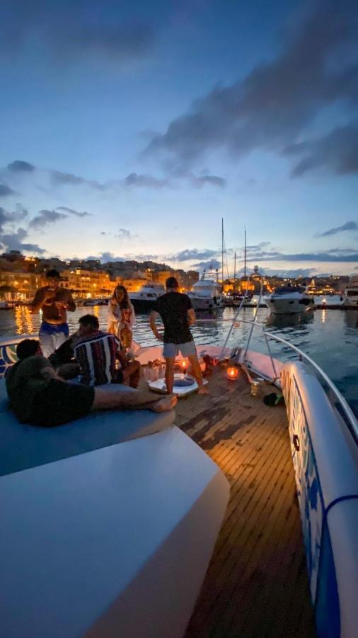 Sea Baroniv "Bedsonboat" Hotel Birgu Ngoại thất bức ảnh