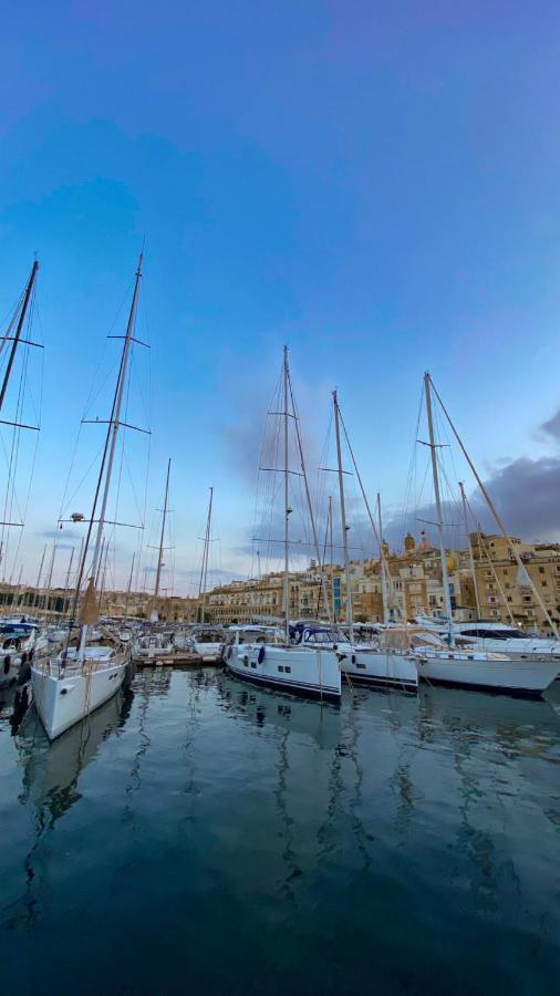 Sea Baroniv "Bedsonboat" Hotel Birgu Ngoại thất bức ảnh