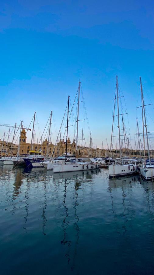 Sea Baroniv "Bedsonboat" Hotel Birgu Ngoại thất bức ảnh