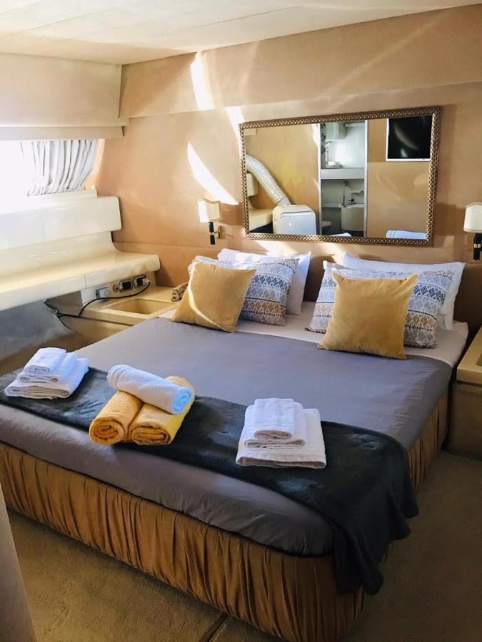 Sea Baroniv "Bedsonboat" Hotel Birgu Ngoại thất bức ảnh