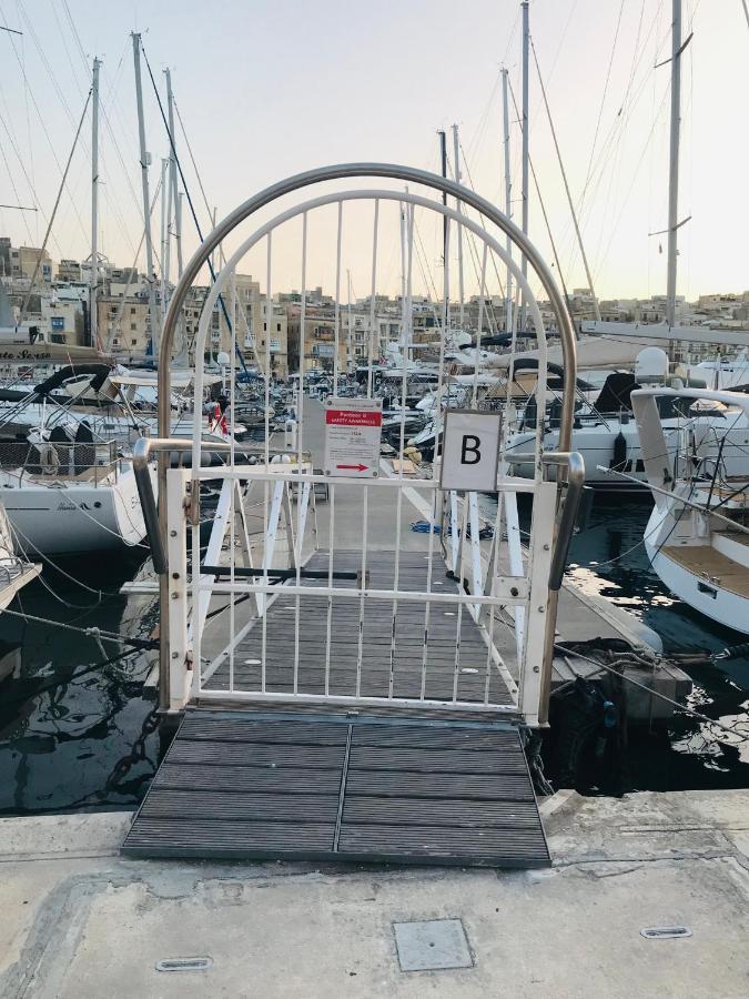 Sea Baroniv "Bedsonboat" Hotel Birgu Ngoại thất bức ảnh
