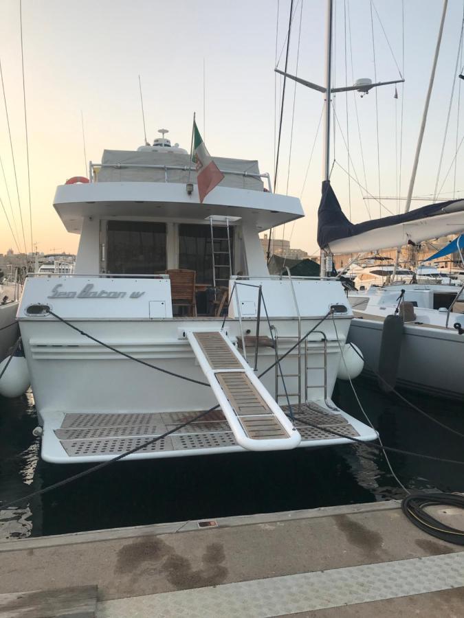 Sea Baroniv "Bedsonboat" Hotel Birgu Ngoại thất bức ảnh