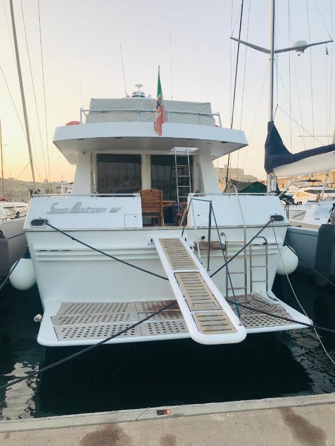 Sea Baroniv "Bedsonboat" Hotel Birgu Ngoại thất bức ảnh