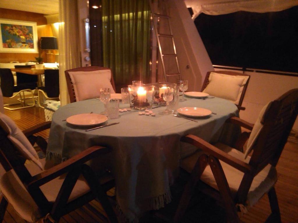 Sea Baroniv "Bedsonboat" Hotel Birgu Ngoại thất bức ảnh