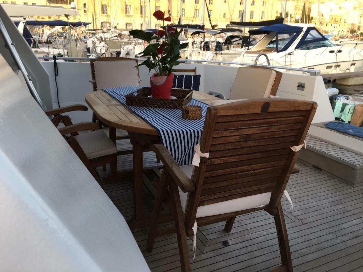 Sea Baroniv "Bedsonboat" Hotel Birgu Ngoại thất bức ảnh