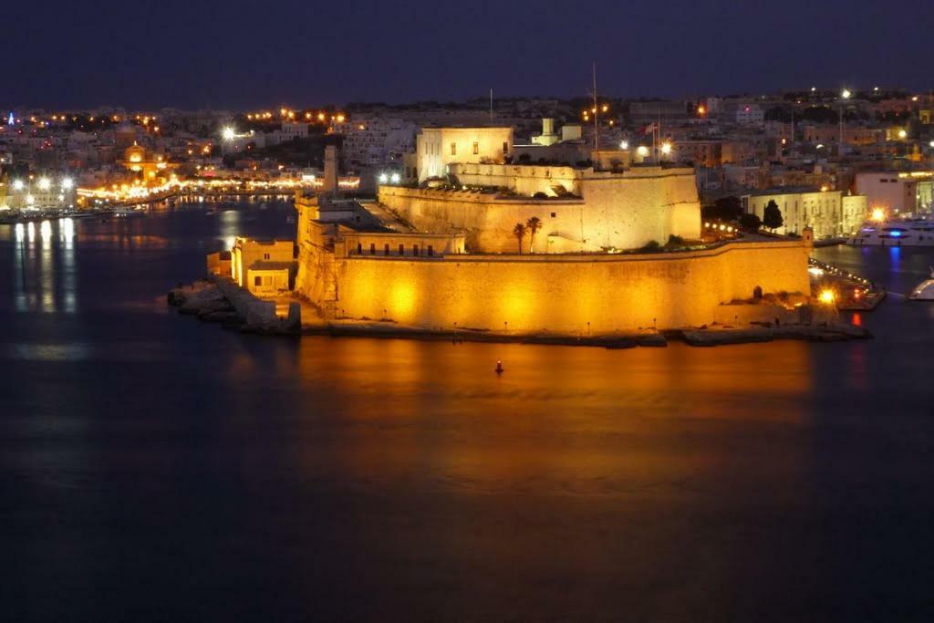 Sea Baroniv "Bedsonboat" Hotel Birgu Ngoại thất bức ảnh
