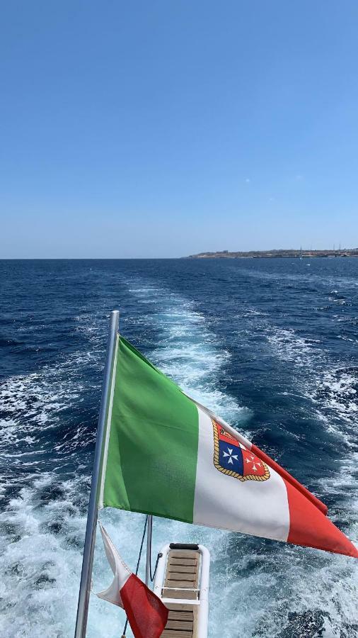 Sea Baroniv "Bedsonboat" Hotel Birgu Ngoại thất bức ảnh