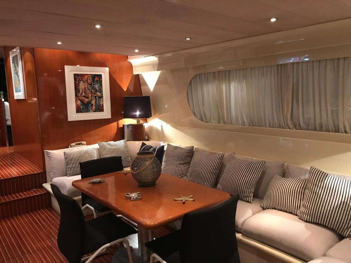 Sea Baroniv "Bedsonboat" Hotel Birgu Ngoại thất bức ảnh
